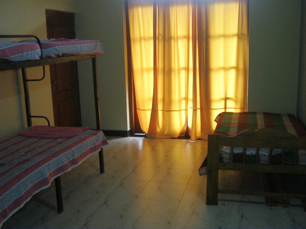 Aurora - Negombo Budget Hostel Pokoj fotografie