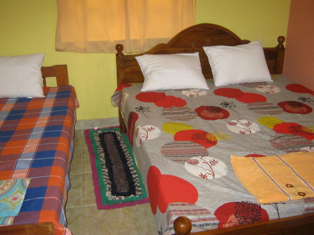 Aurora - Negombo Budget Hostel Pokoj fotografie