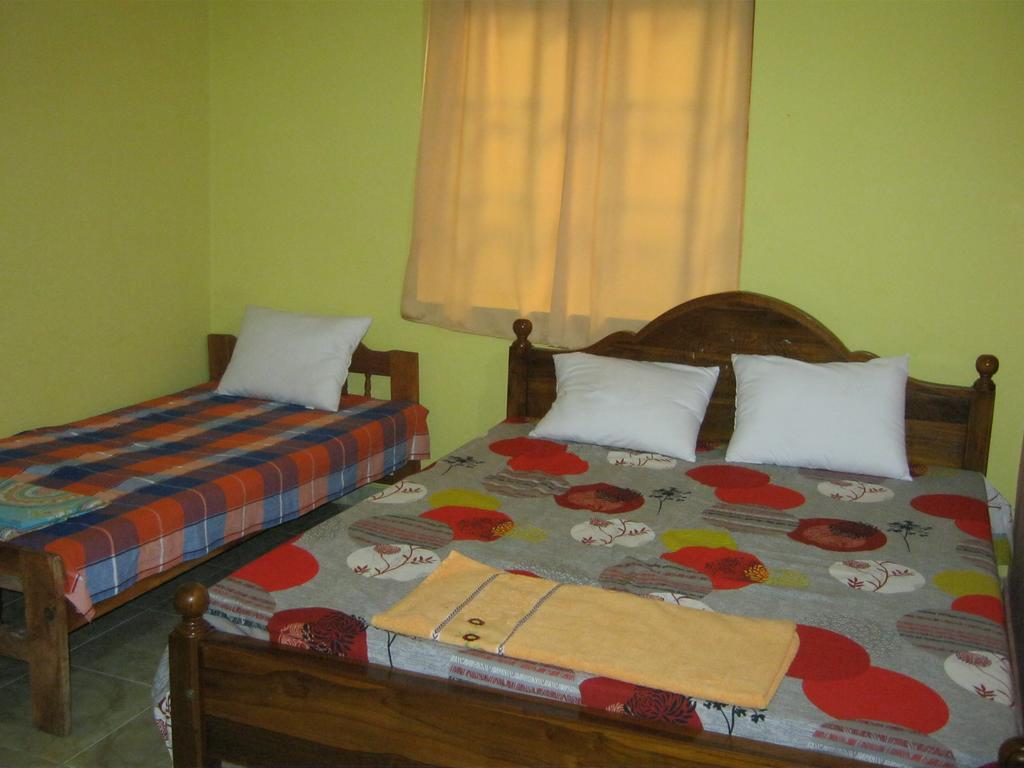 Aurora - Negombo Budget Hostel Pokoj fotografie